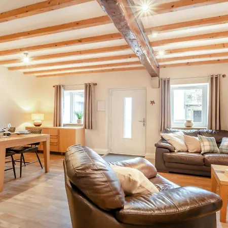 Holiday home 2 Bed In Oc-ds239 *
