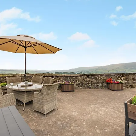 2 Bed In Oc-ds239 Cowling